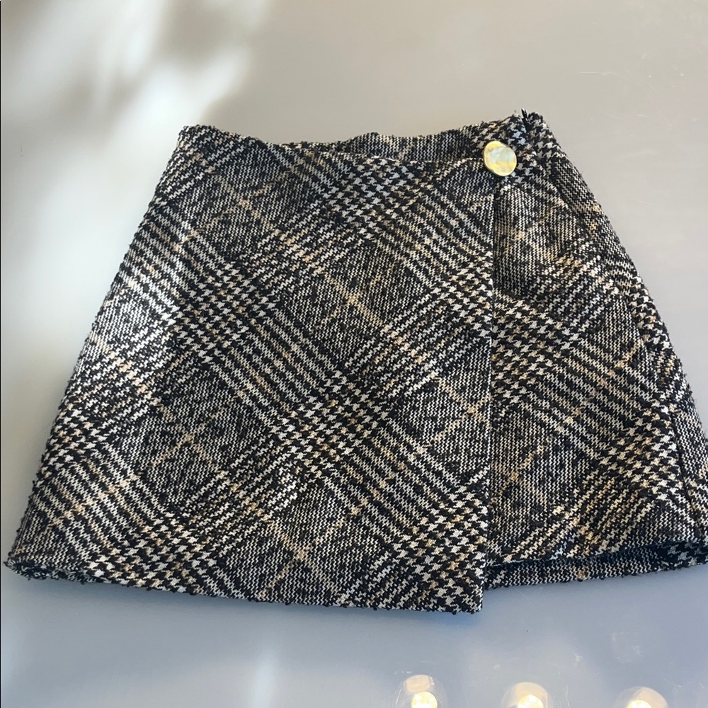 H&M Black and White Plaid Mini Skirt